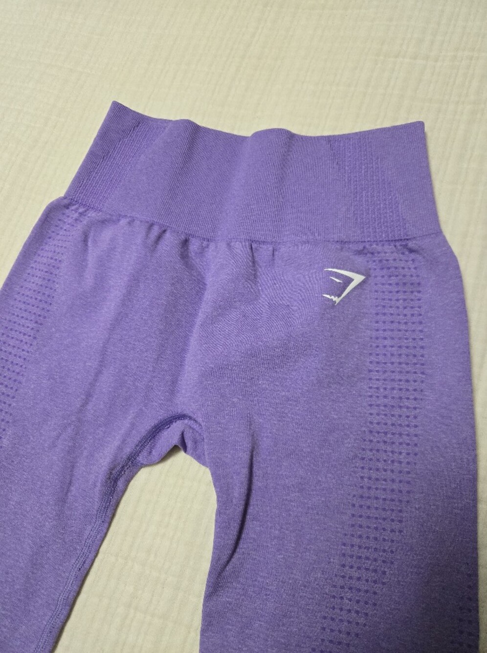 Gymshark Vital Seamless Women's Purple Leggings and Long Sleeve Crop Top Set - Picture 7 of 11